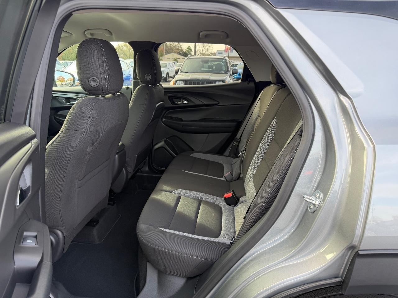 Chevrolet TrailBlazer Vehicle Full-screen Gallery Image 09