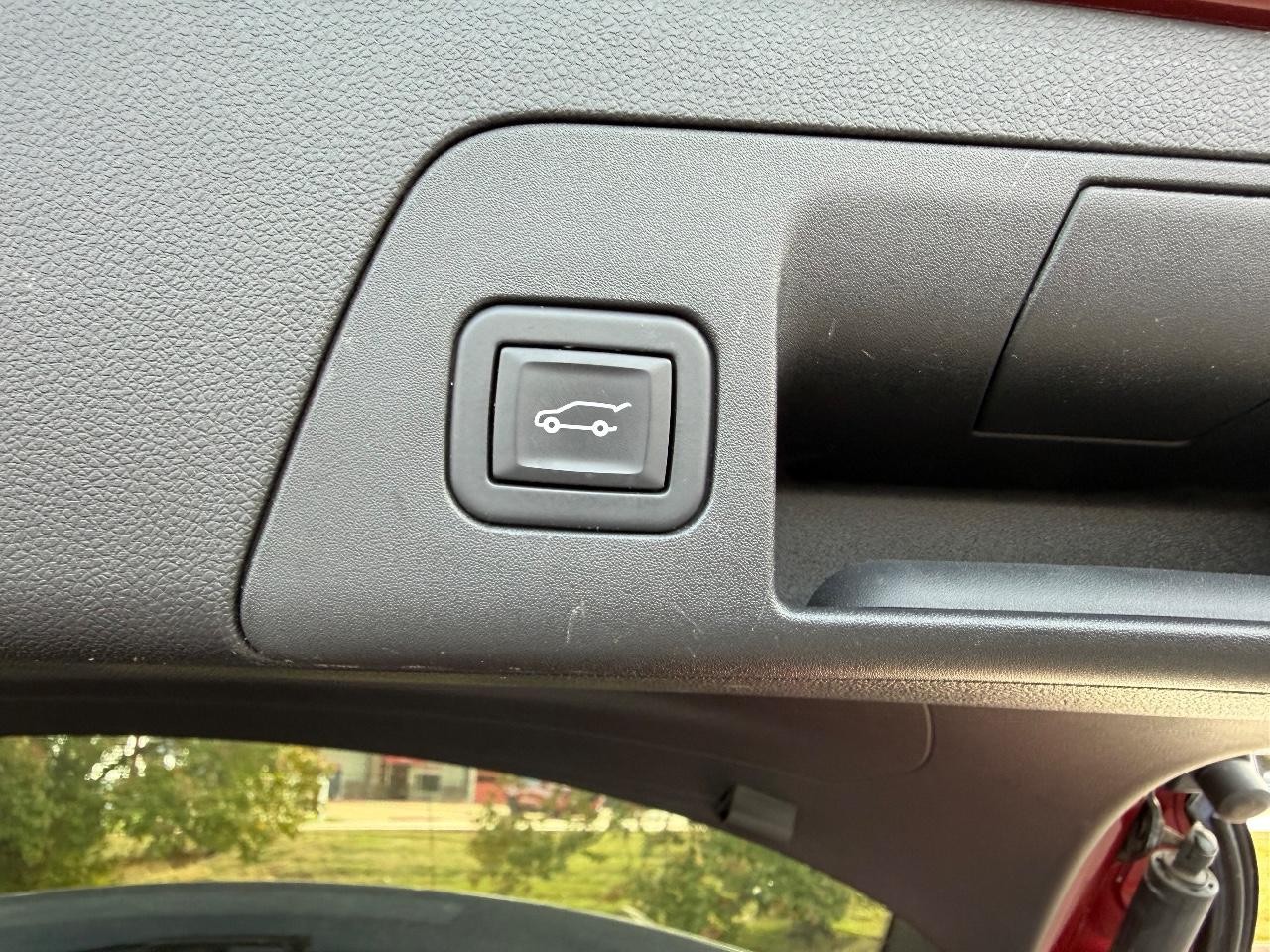 Buick Envision Vehicle Full-screen Gallery Image 06