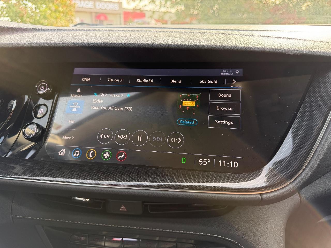 Buick Envision Vehicle Full-screen Gallery Image 15