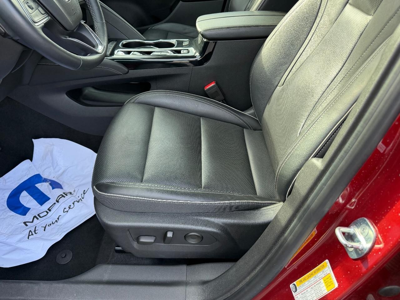 Buick Envision Vehicle Full-screen Gallery Image 21