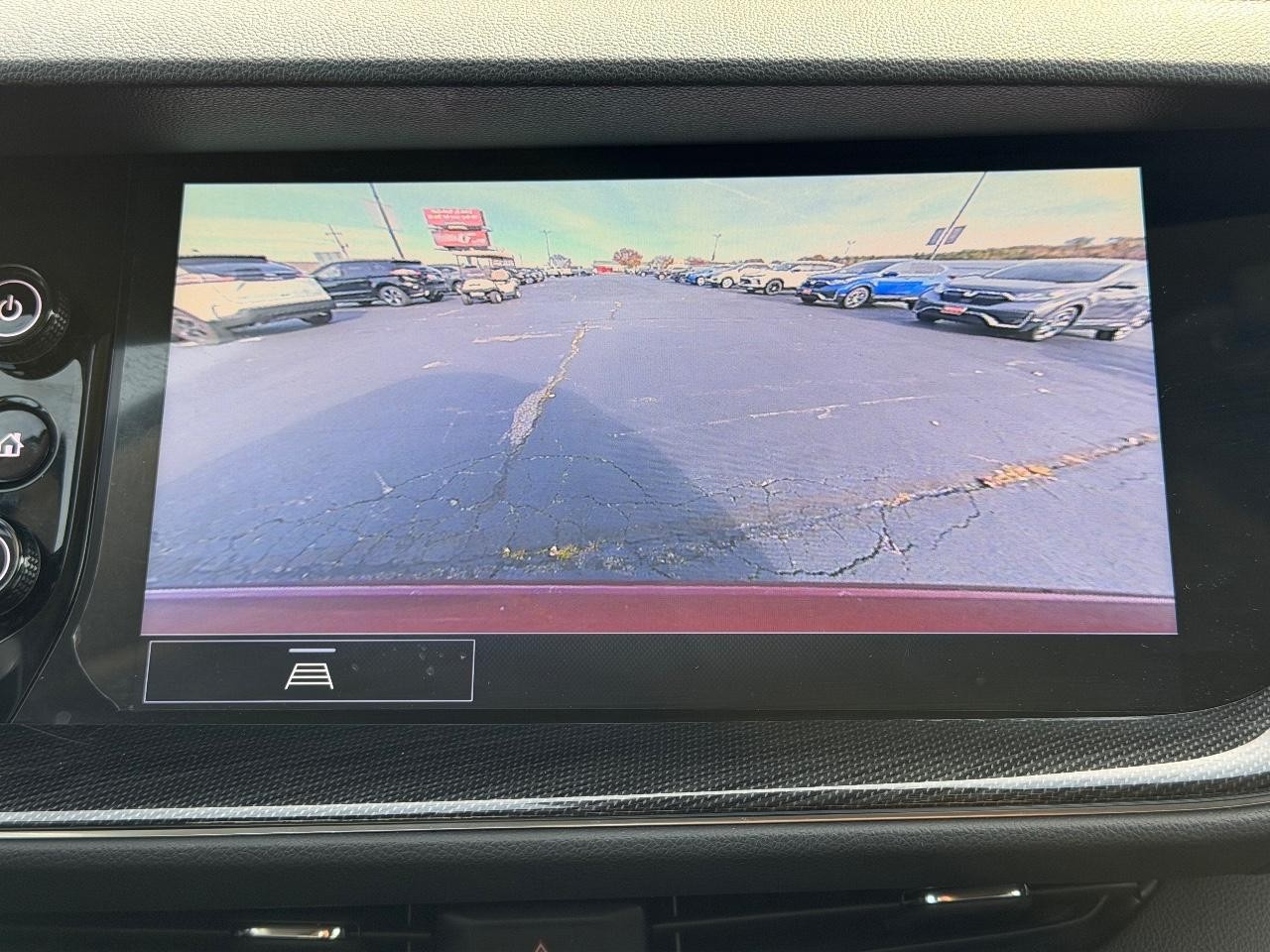 Buick Envision Vehicle Full-screen Gallery Image 23