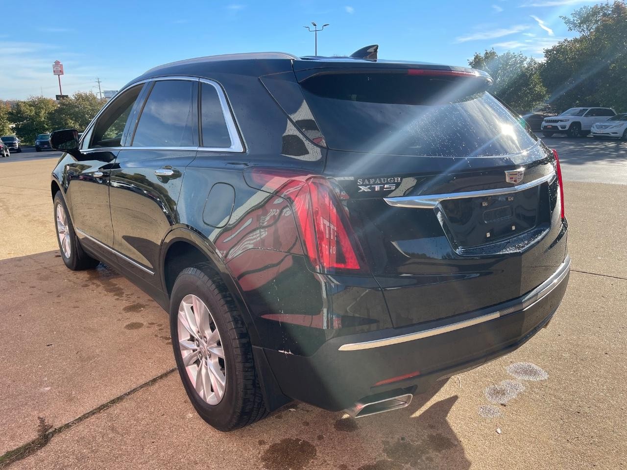 Cadillac XT5 Vehicle Full-screen Gallery Image 04
