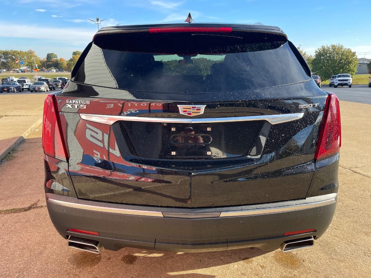 Cadillac XT5 Vehicle Full-screen Gallery Image 05