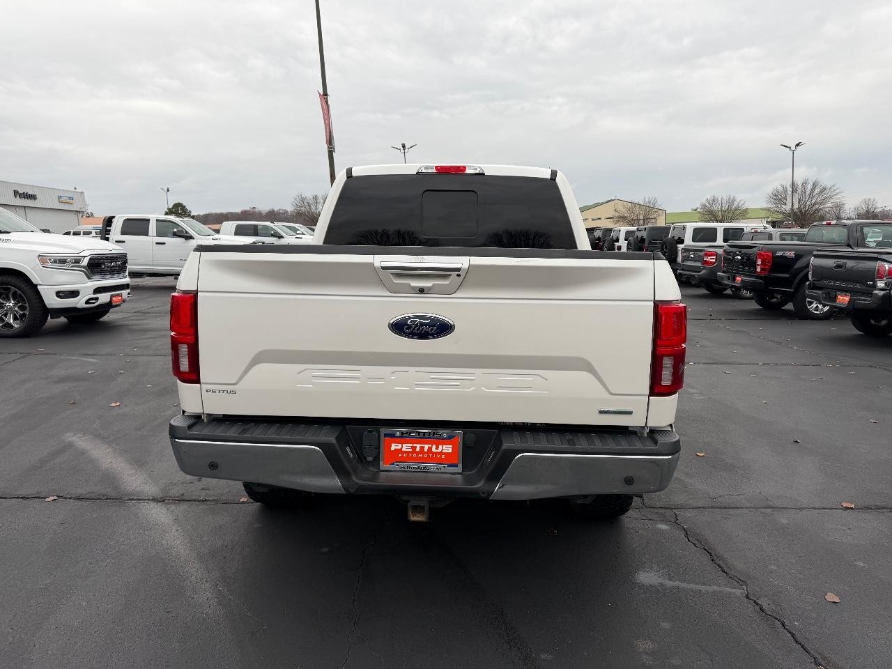 Ford F-150 Vehicle Full-screen Gallery Image 04