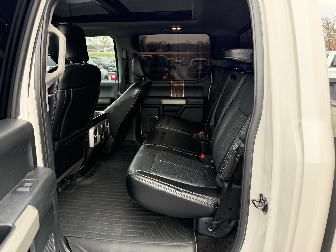 Ford F-150 Vehicle Full-screen Gallery Image 09