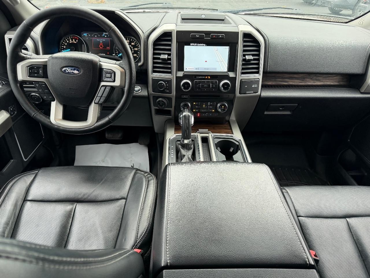 Ford F-150 Vehicle Full-screen Gallery Image 11