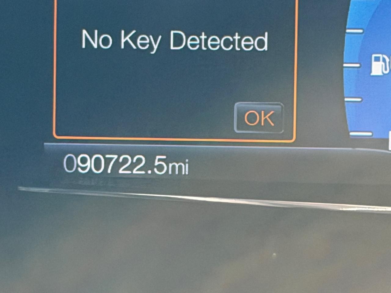 Ford Explorer Vehicle Full-screen Gallery Image 23