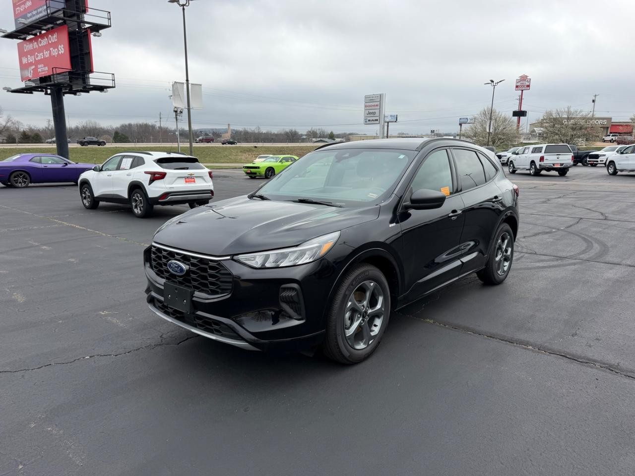 Ford Escape Vehicle Full-screen Gallery Image 08