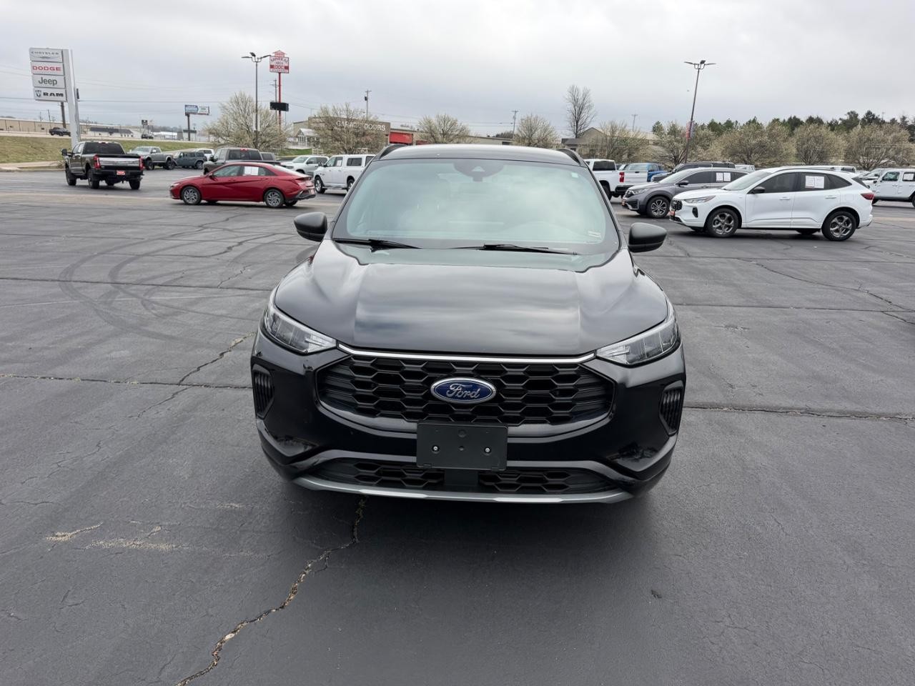 Ford Escape Vehicle Full-screen Gallery Image 09