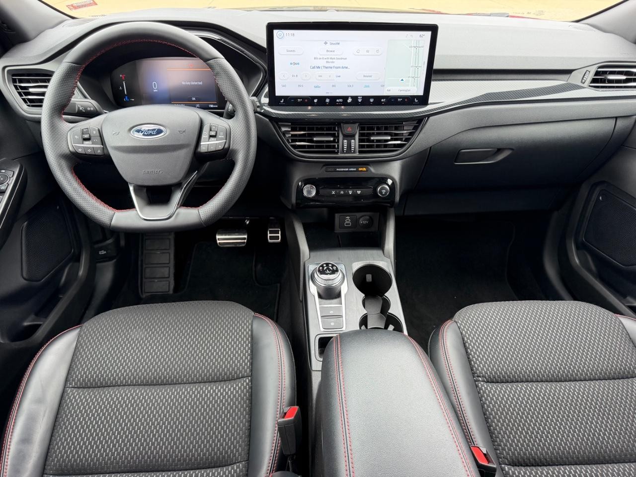 Ford Escape Vehicle Full-screen Gallery Image 11