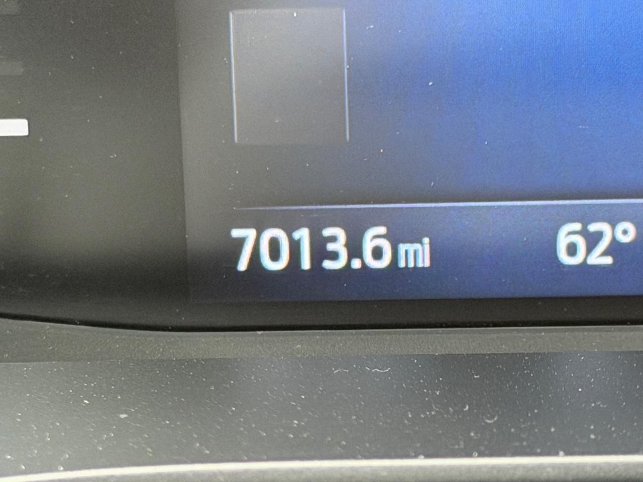 Ford Escape Vehicle Full-screen Gallery Image 21