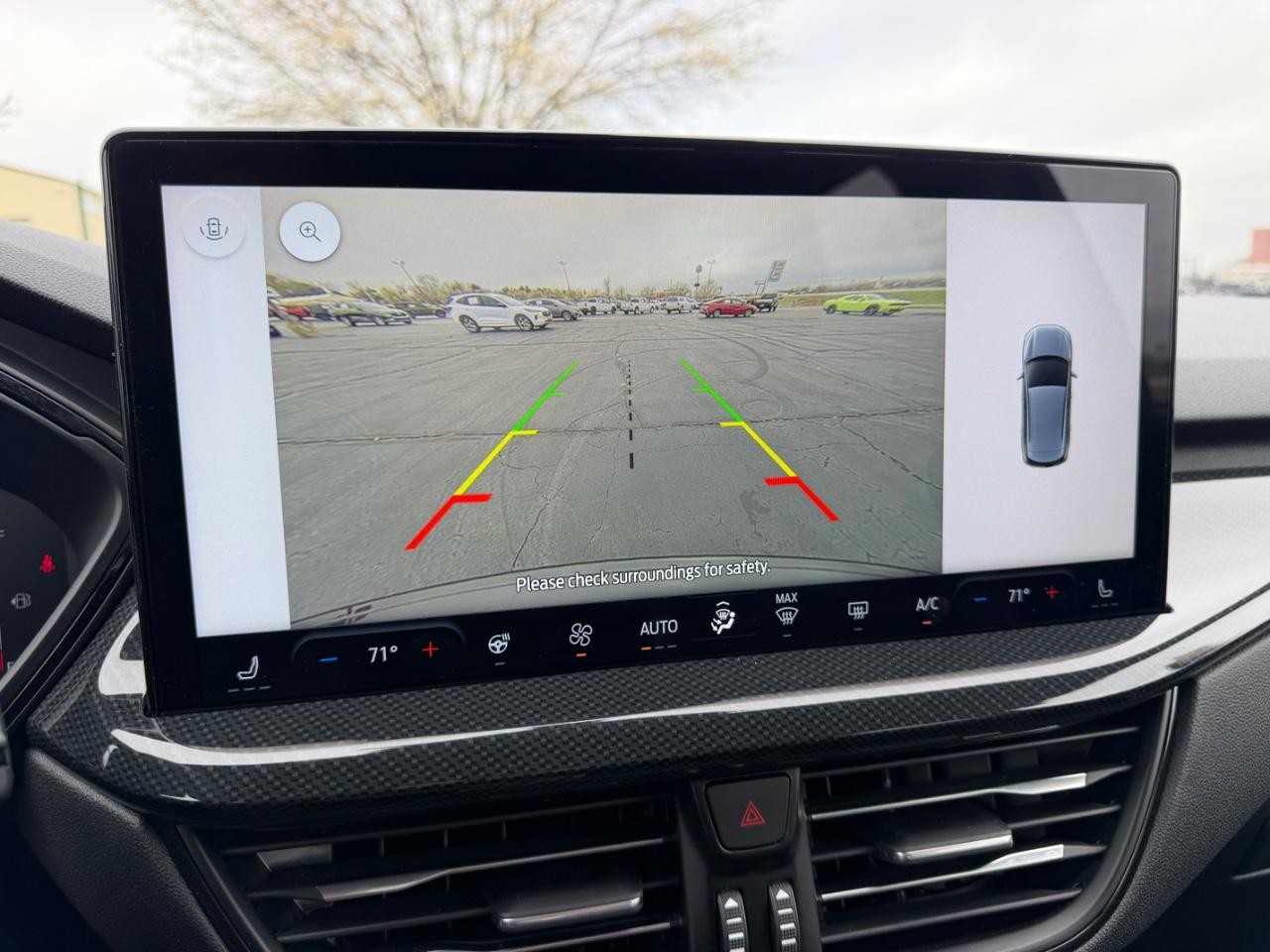 Ford Escape Vehicle Full-screen Gallery Image 22