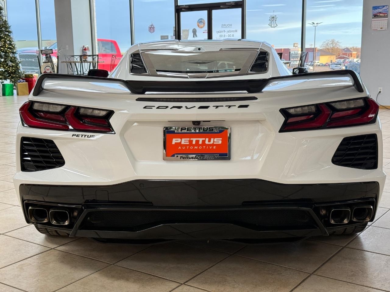 Chevrolet Corvette Vehicle Full-screen Gallery Image 04