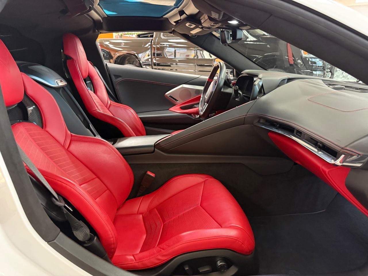 Chevrolet Corvette Vehicle Full-screen Gallery Image 10