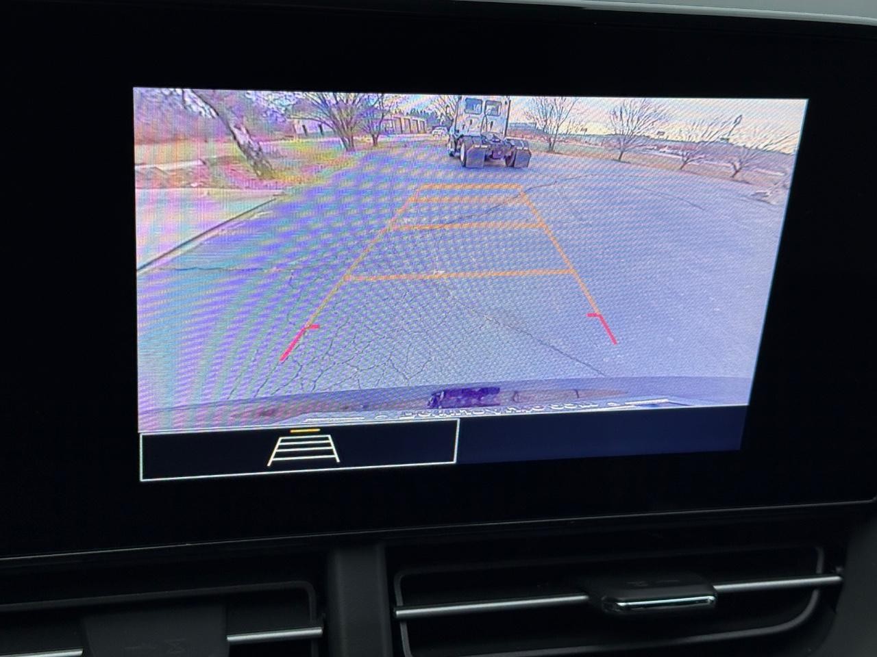 Chevrolet Trax Vehicle Full-screen Gallery Image 16