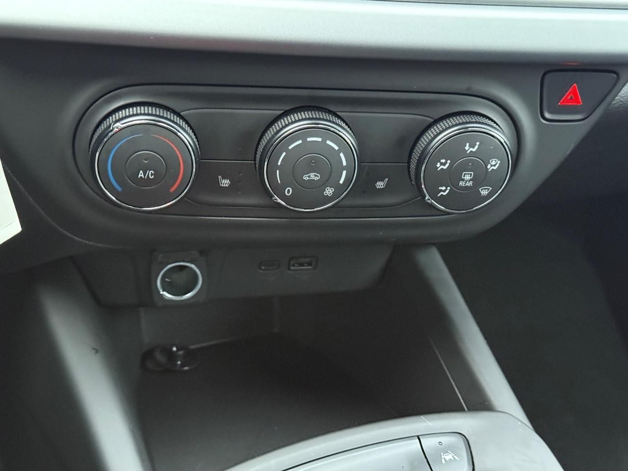 Chevrolet Trax Vehicle Full-screen Gallery Image 17