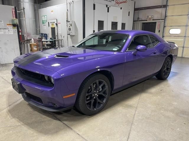 Dodge Challenger Vehicle Full-screen Gallery Image 08