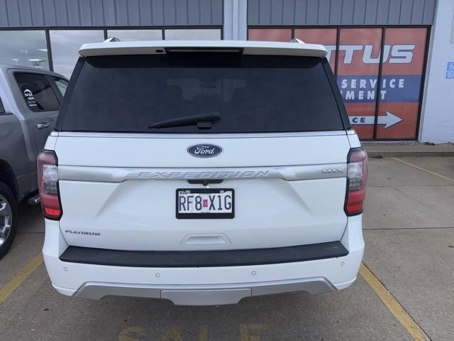 Ford Expedition Max Vehicle Full-screen Gallery Image 05