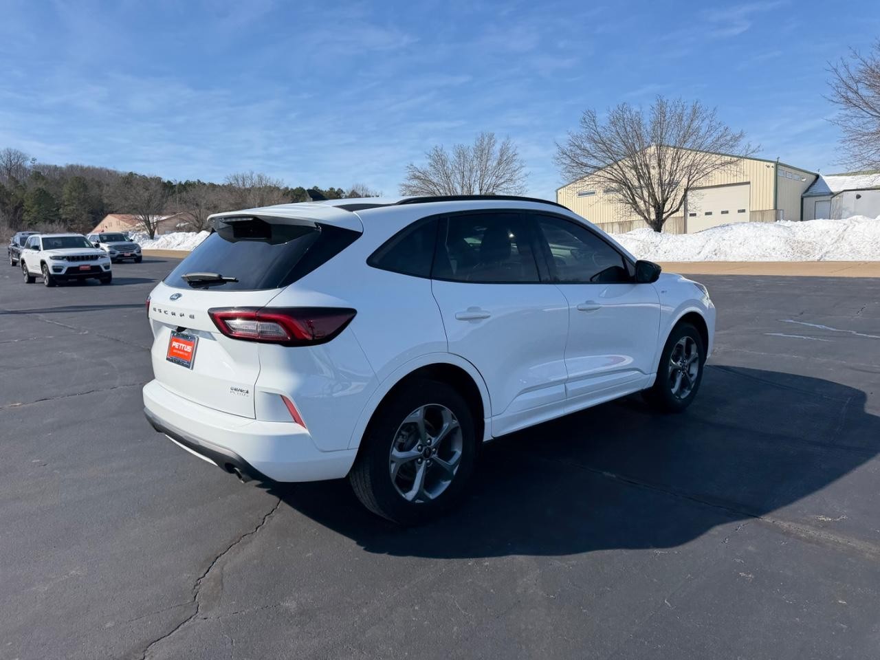 Ford Escape Vehicle Full-screen Gallery Image 03