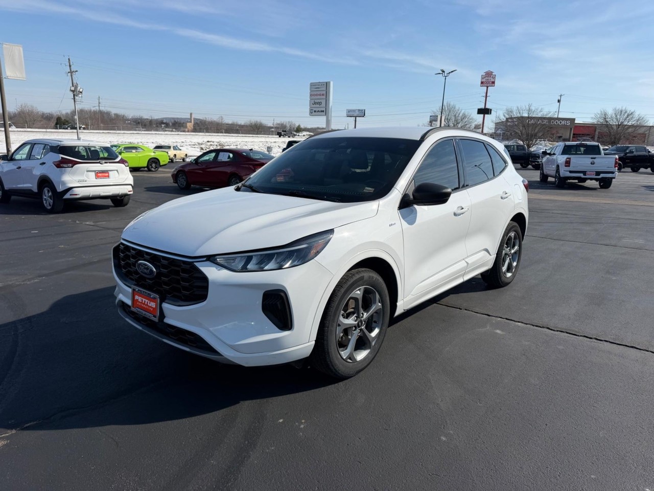 Ford Escape Vehicle Full-screen Gallery Image 08