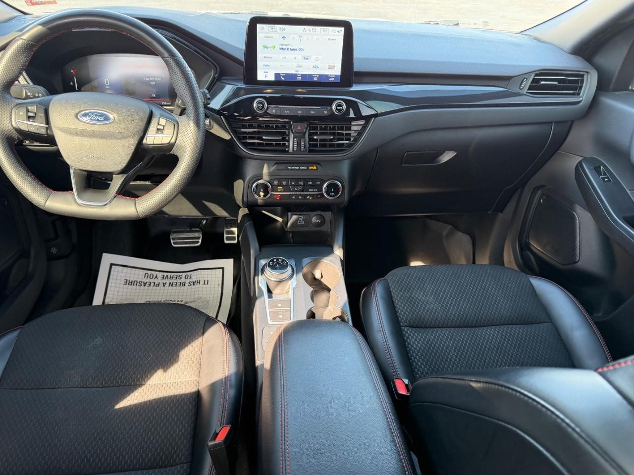 Ford Escape Vehicle Full-screen Gallery Image 11