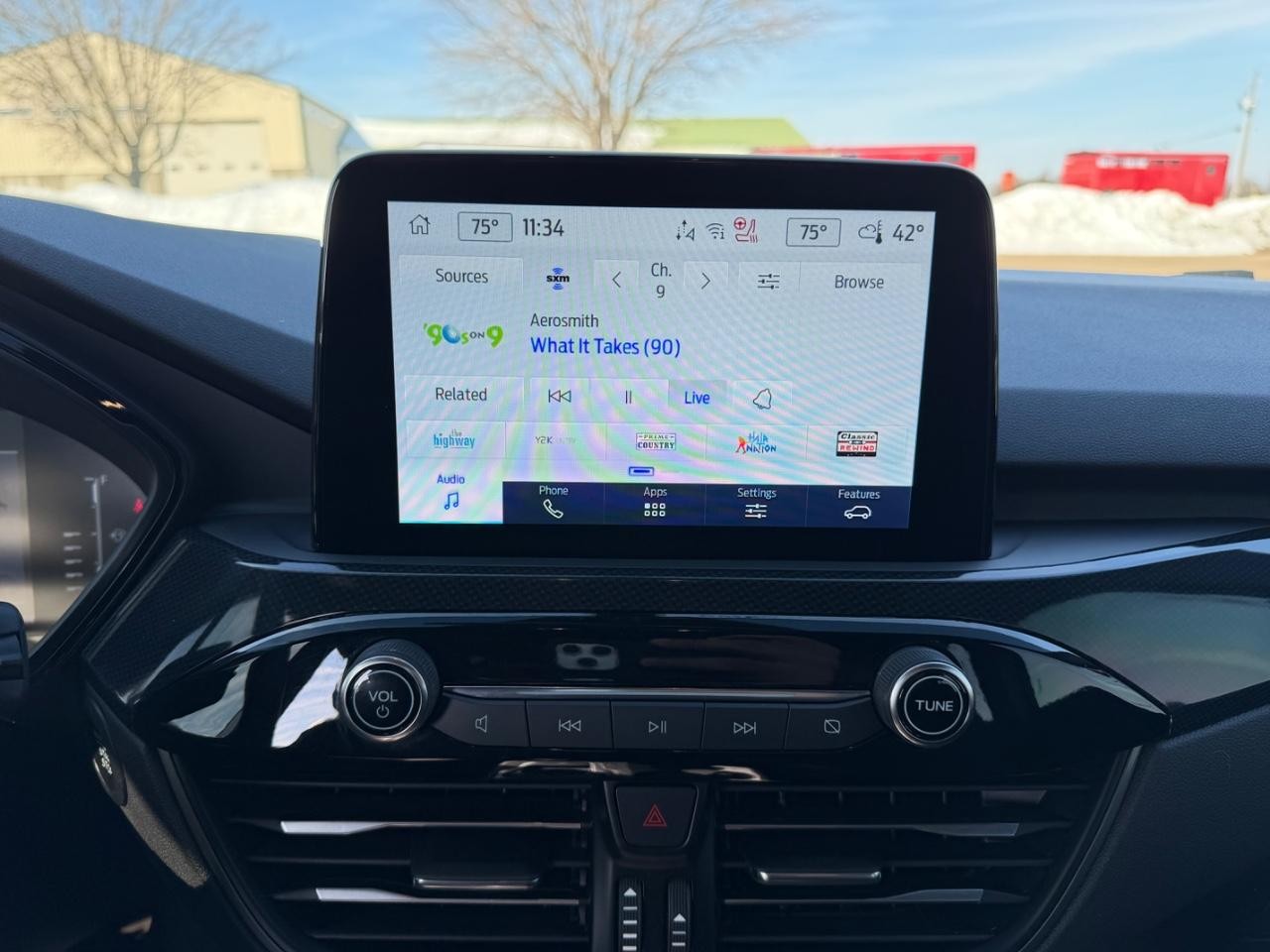 Ford Escape Vehicle Full-screen Gallery Image 15