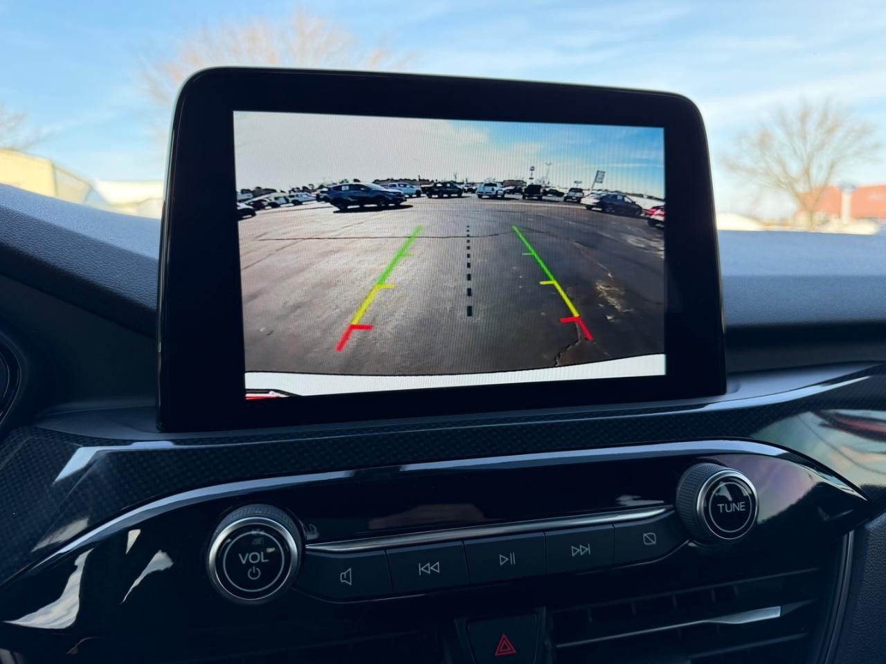 Ford Escape Vehicle Full-screen Gallery Image 22