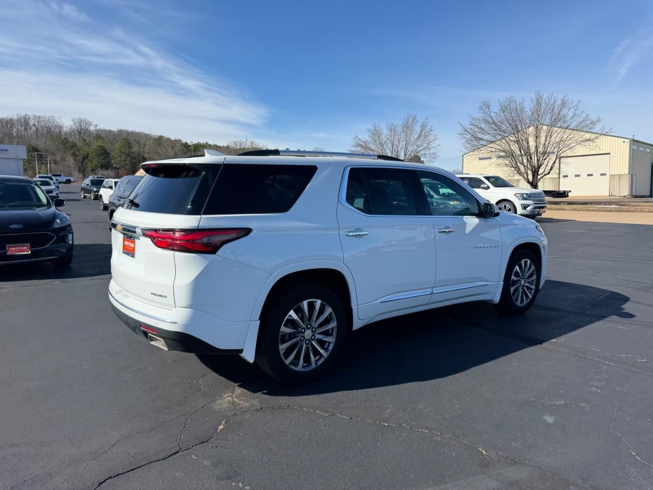 Chevrolet Traverse Vehicle Full-screen Gallery Image 03