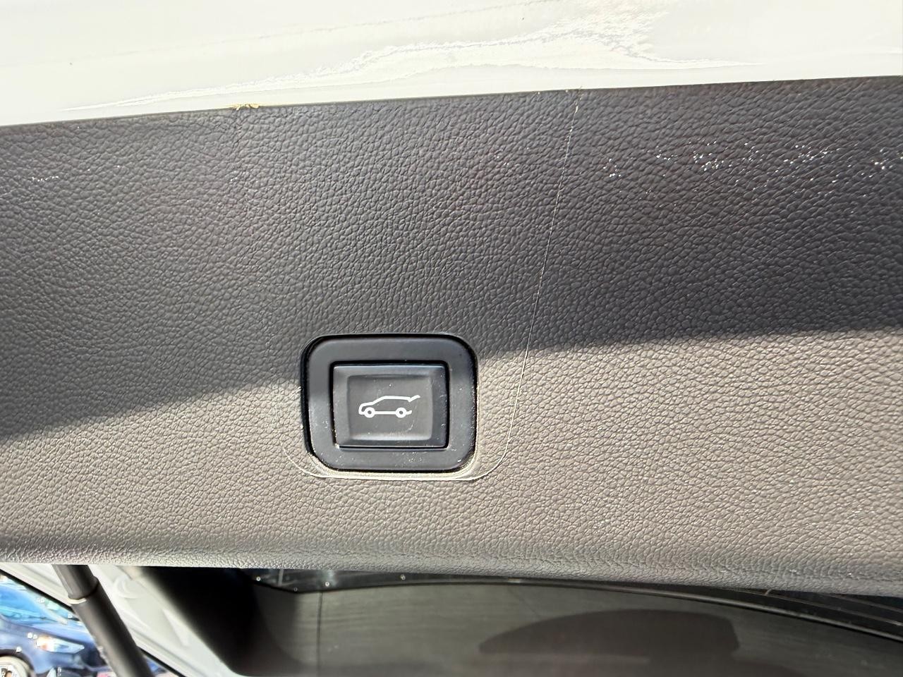 Chevrolet Traverse Vehicle Full-screen Gallery Image 06