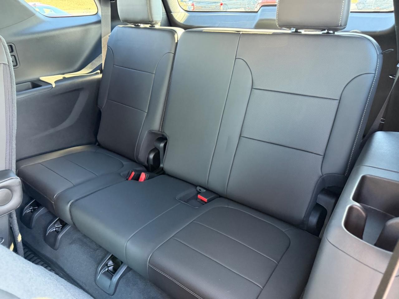 Chevrolet Traverse Vehicle Full-screen Gallery Image 10