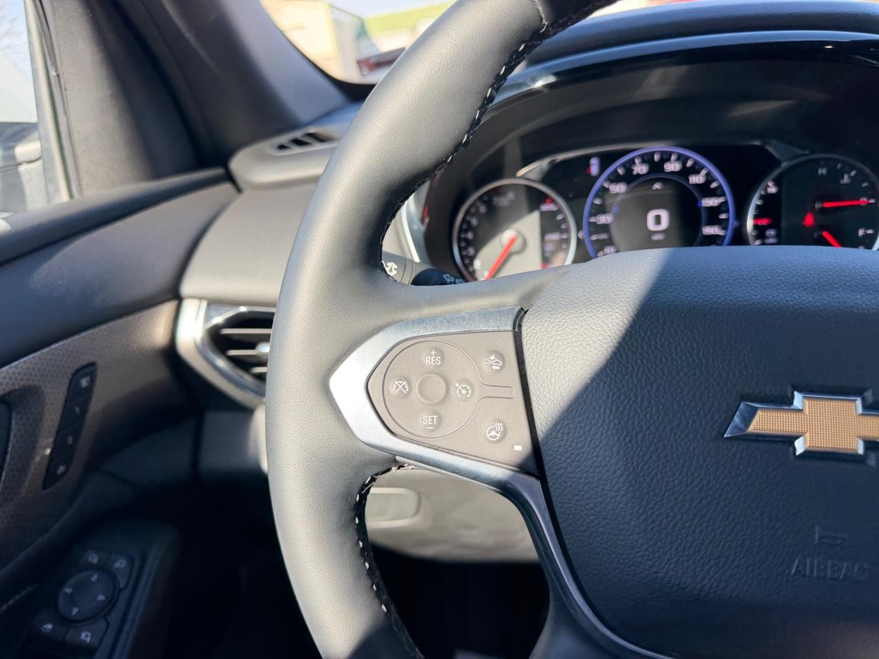 Chevrolet Traverse Vehicle Full-screen Gallery Image 15