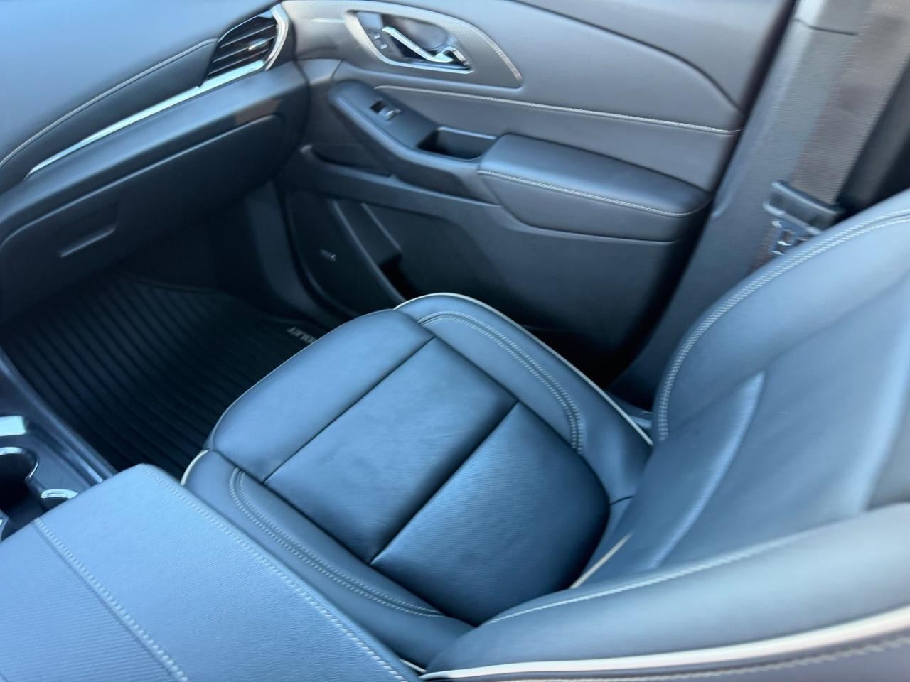 Chevrolet Traverse Vehicle Full-screen Gallery Image 20