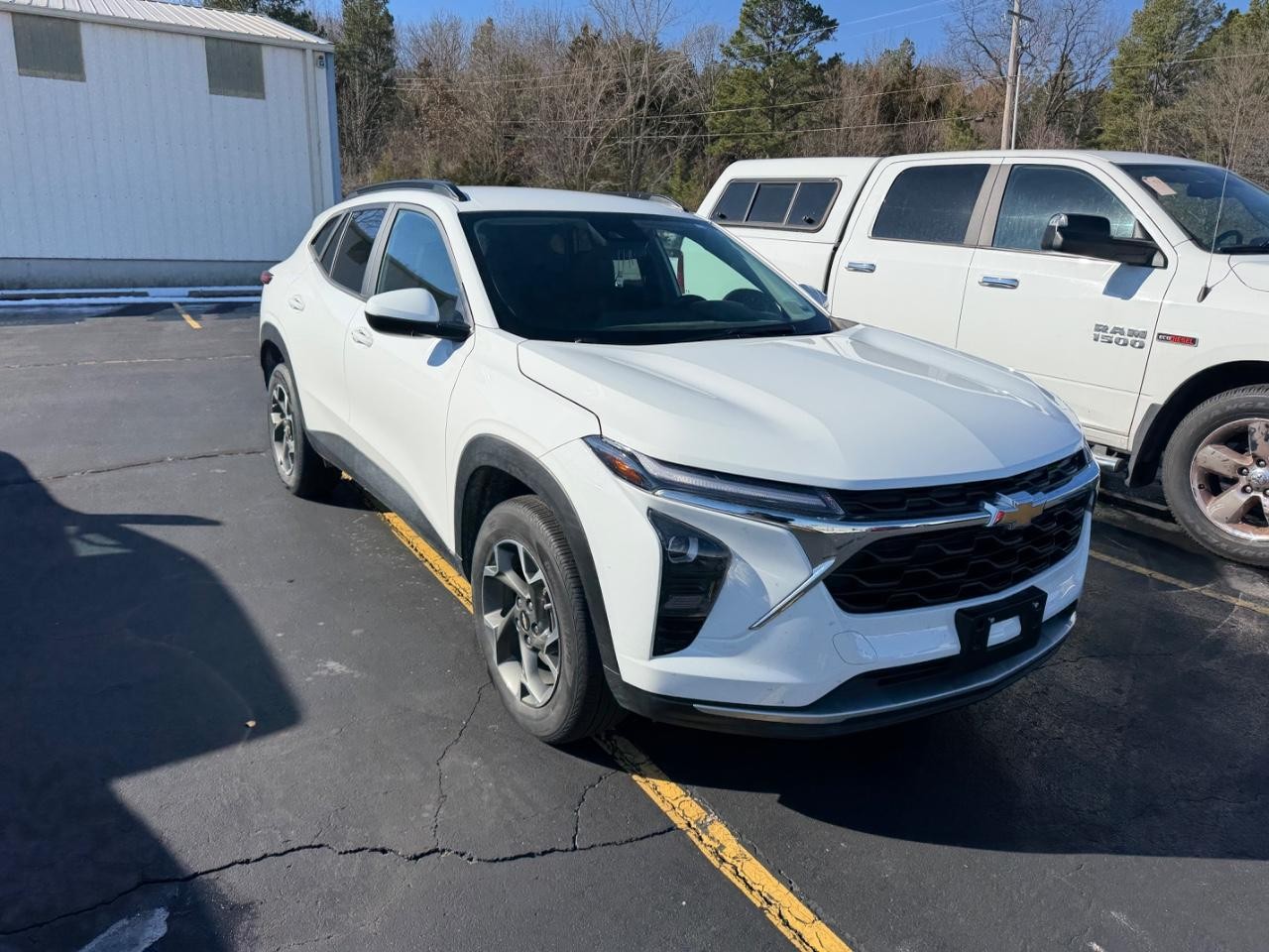 Chevrolet Trax Vehicle Full-screen Gallery Image 02