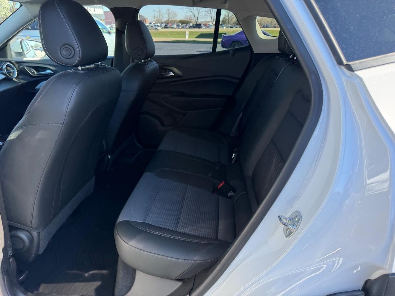Chevrolet Trax Vehicle Full-screen Gallery Image 09
