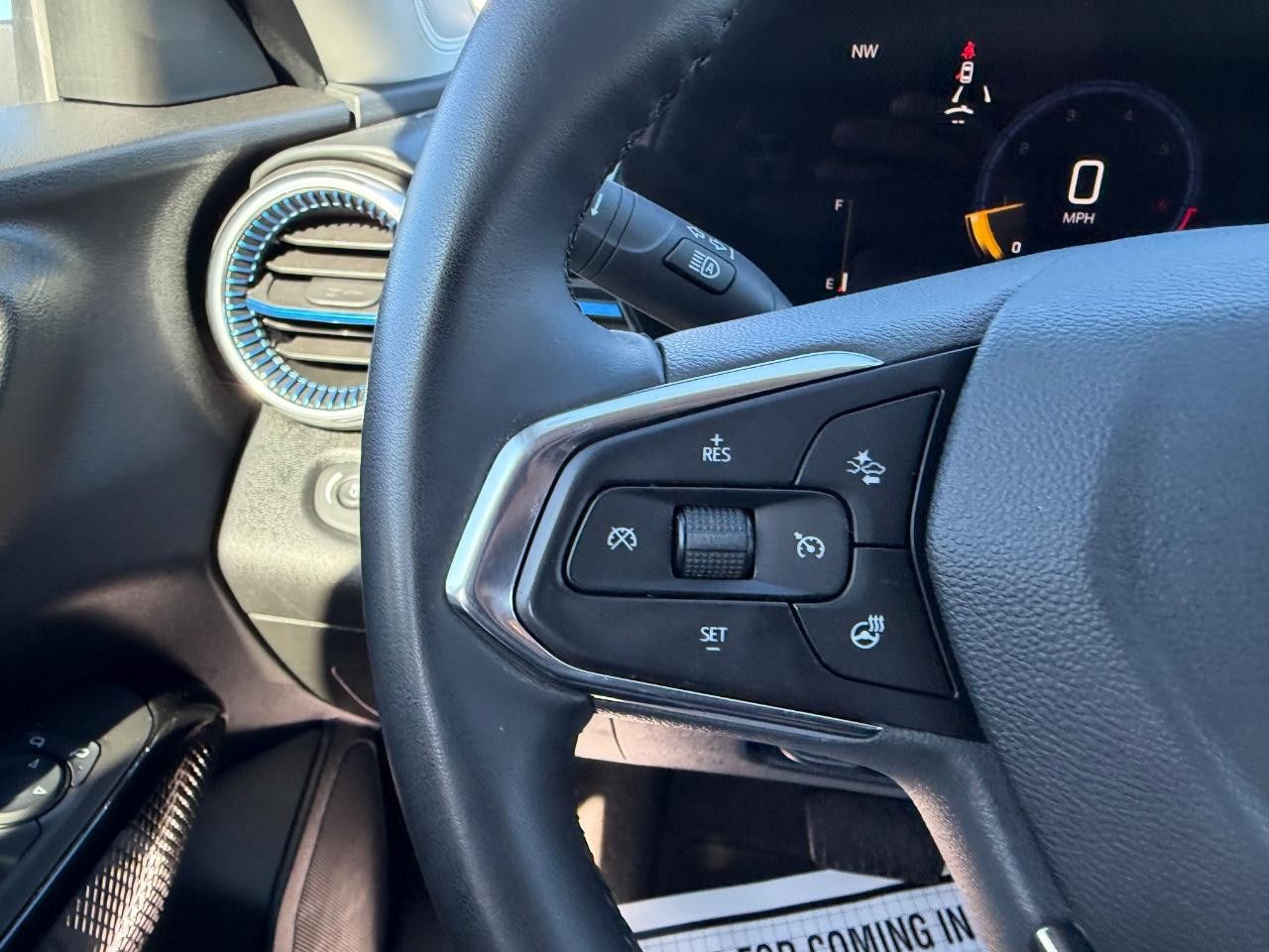 Chevrolet Trax Vehicle Full-screen Gallery Image 12