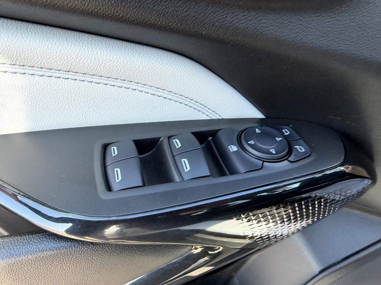 Chevrolet Trax Vehicle Full-screen Gallery Image 18