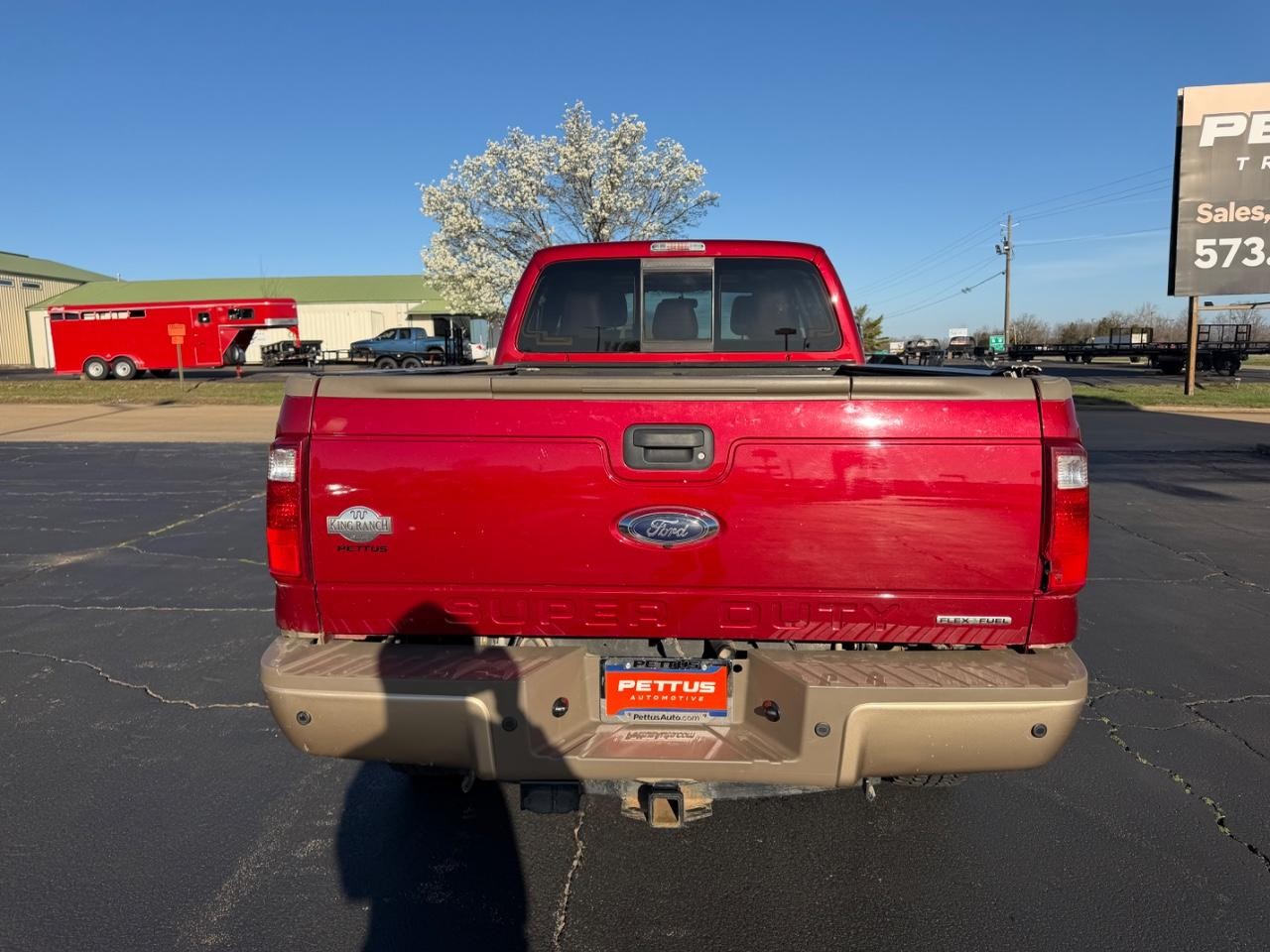 Ford F-350SD Vehicle Full-screen Gallery Image 04