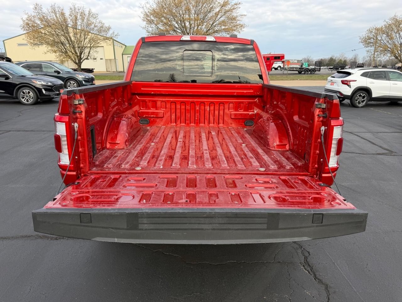 Ford F-150 Vehicle Full-screen Gallery Image 05