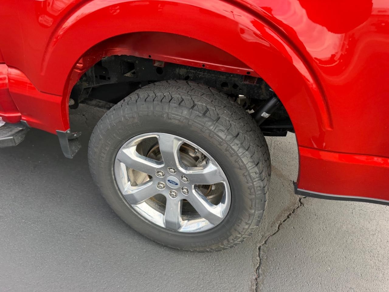 Ford F-150 Vehicle Full-screen Gallery Image 06