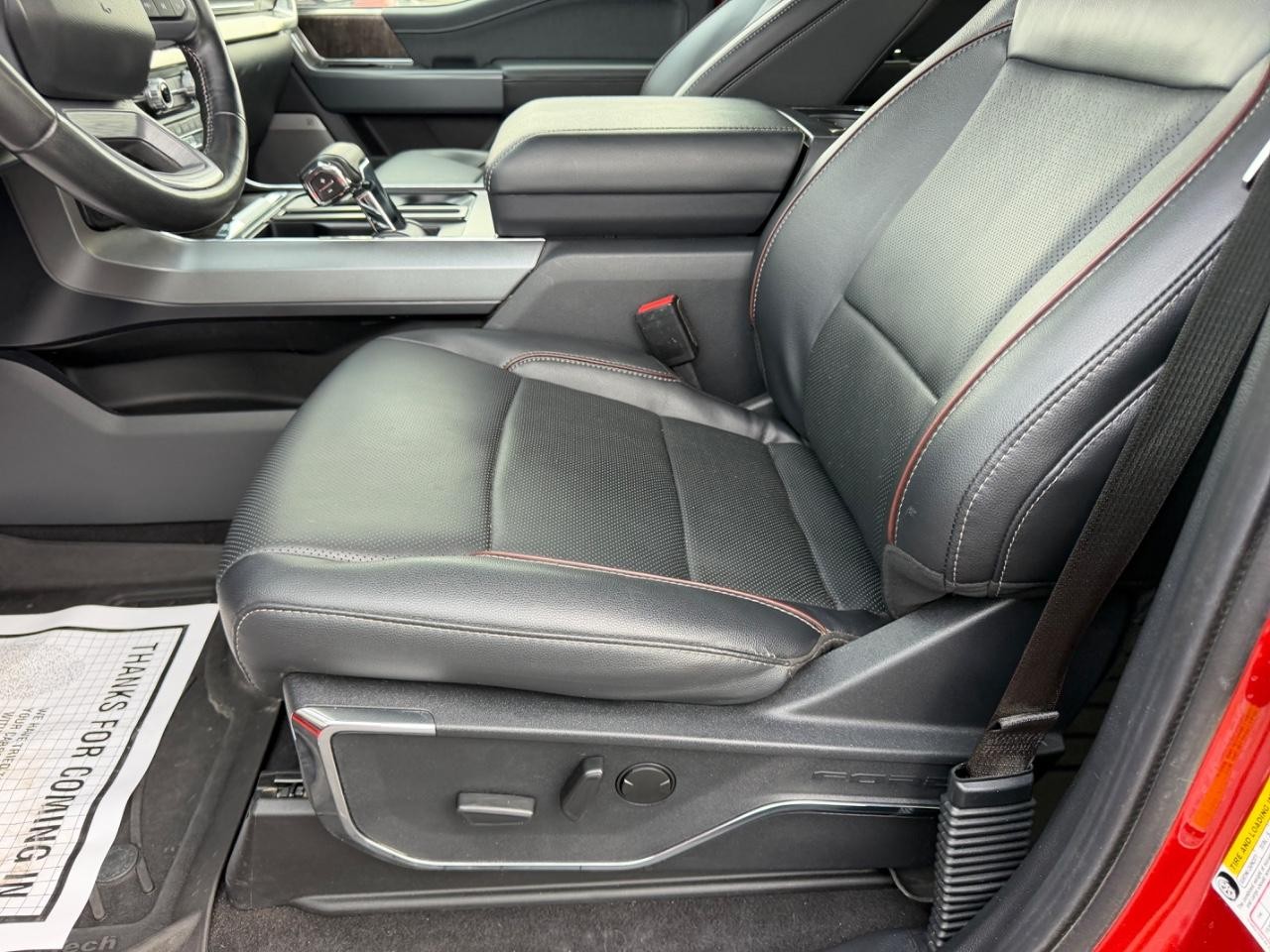 Ford F-150 Vehicle Full-screen Gallery Image 20