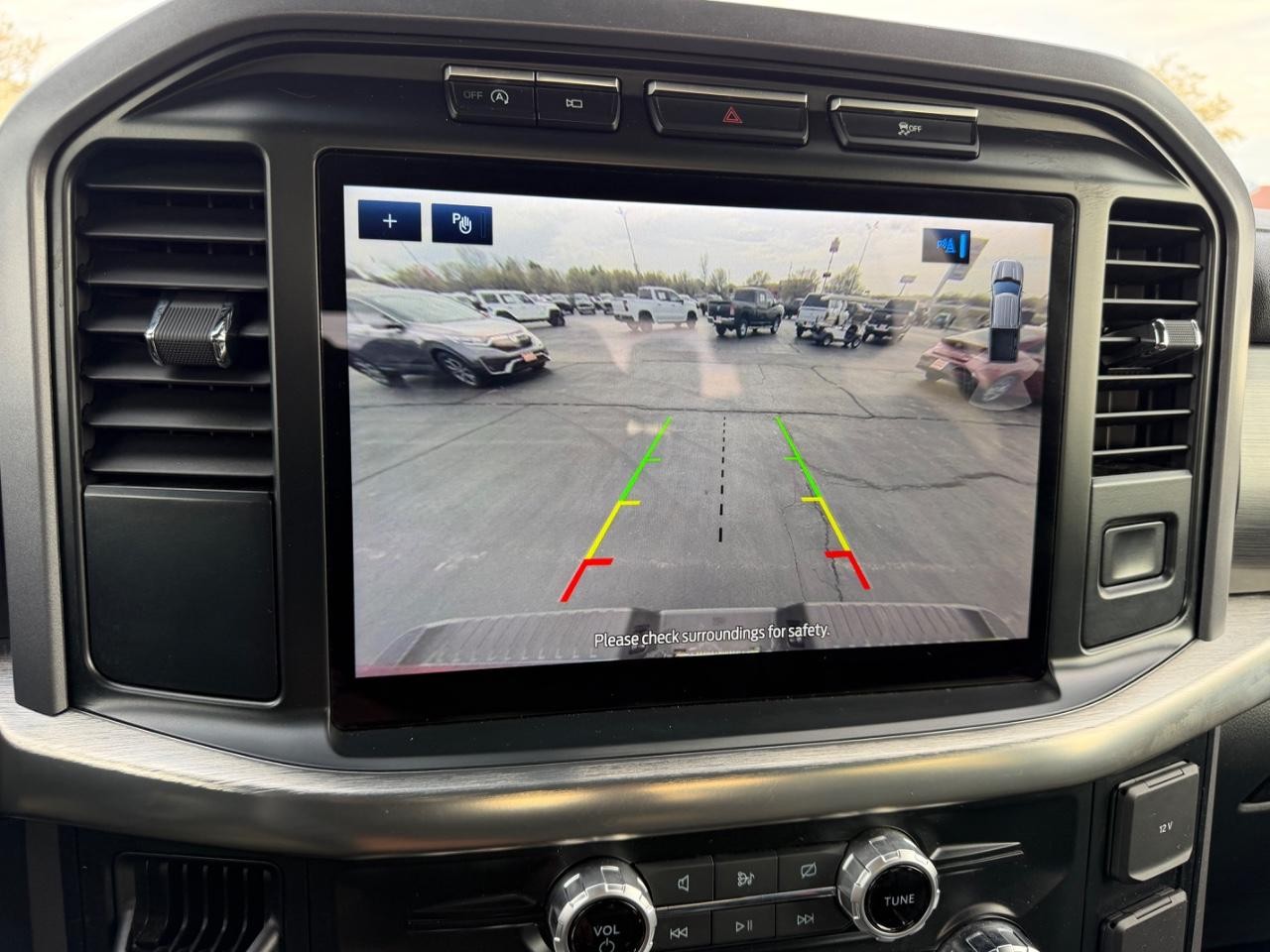 Ford F-150 Vehicle Full-screen Gallery Image 22