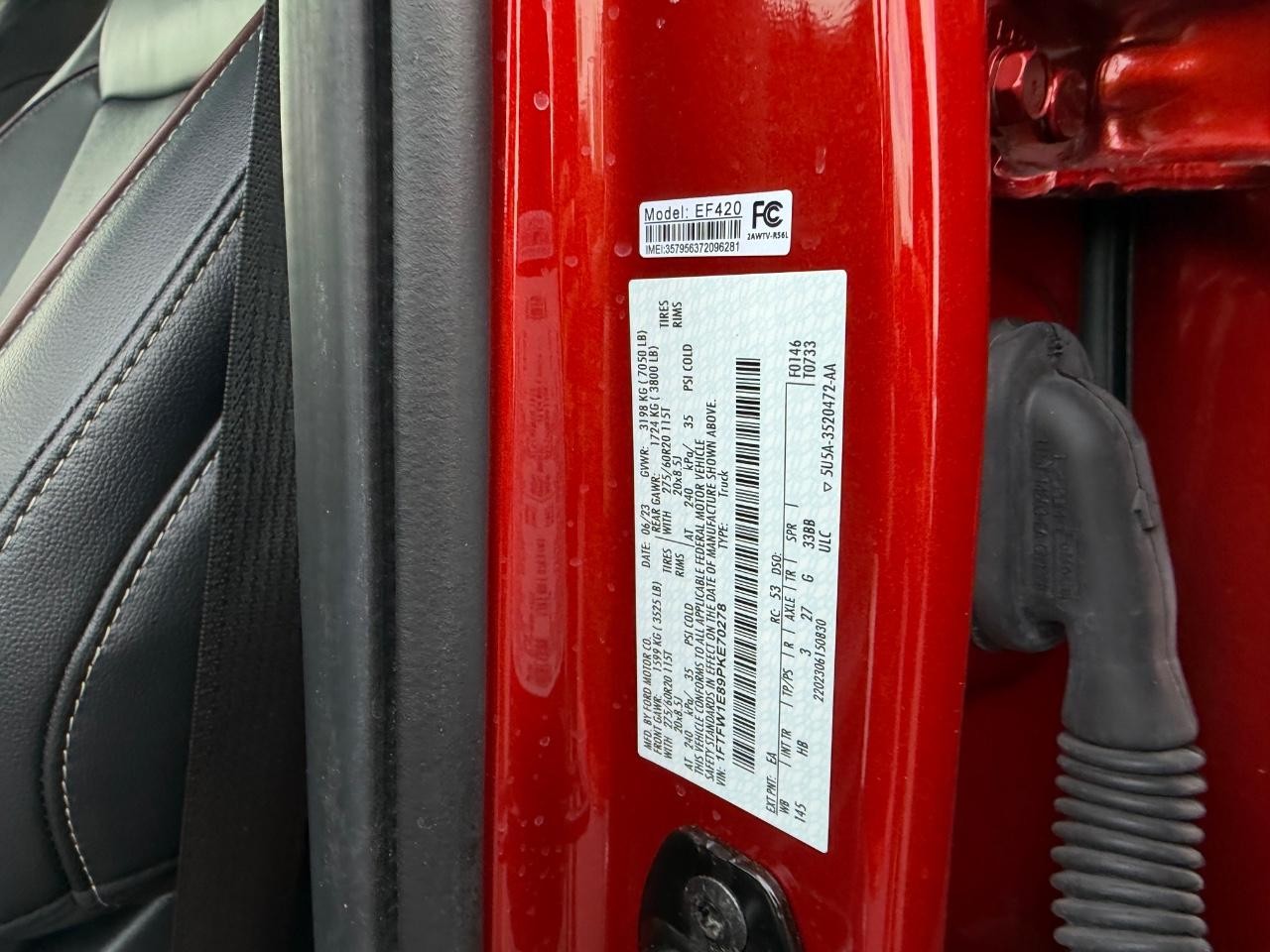 Ford F-150 Vehicle Full-screen Gallery Image 23