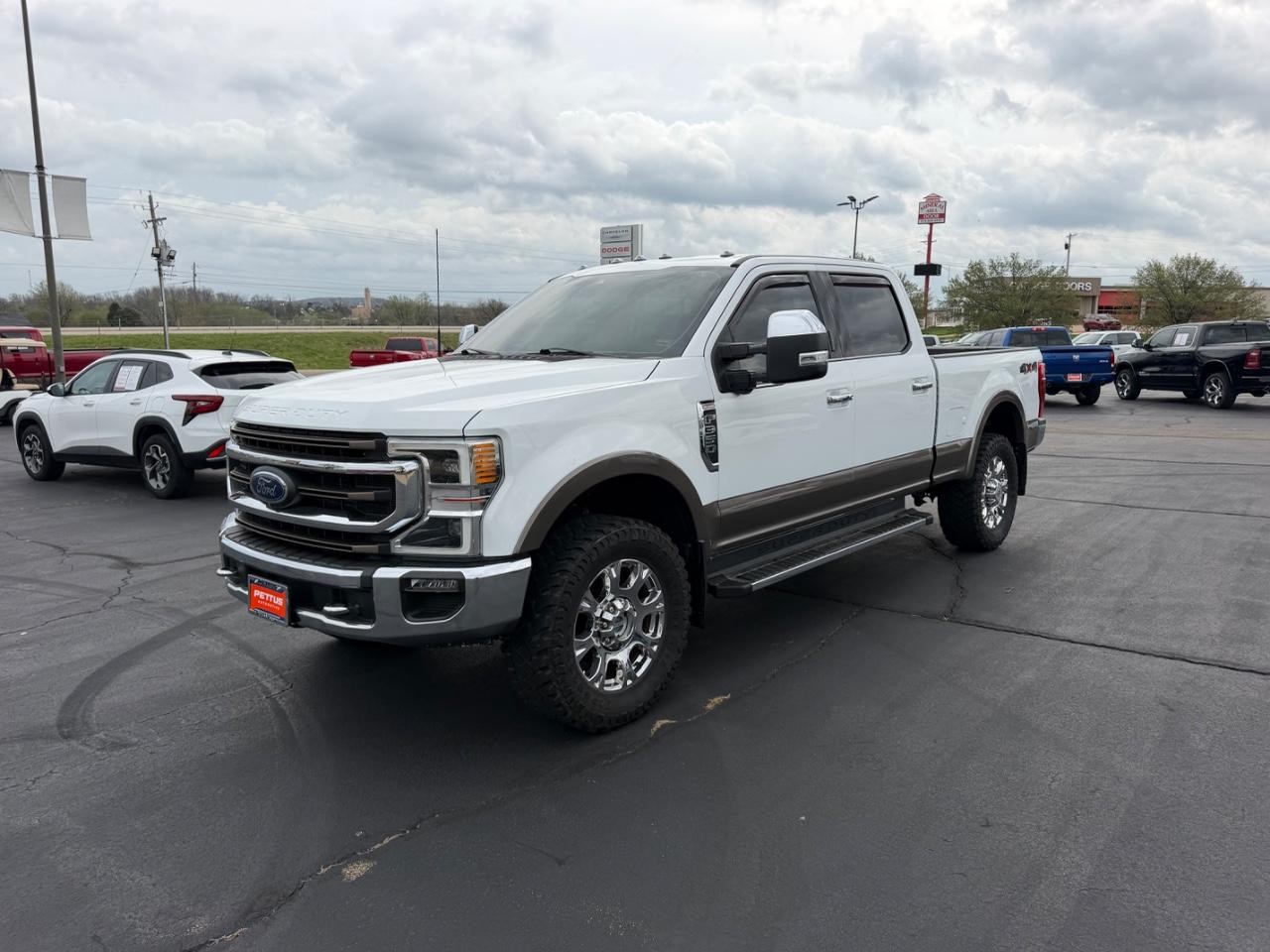 Ford F-350SD Vehicle Full-screen Gallery Image 07