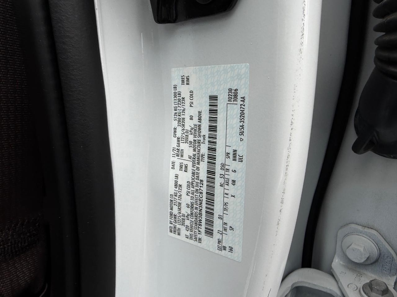 Ford F-350SD Vehicle Full-screen Gallery Image 22