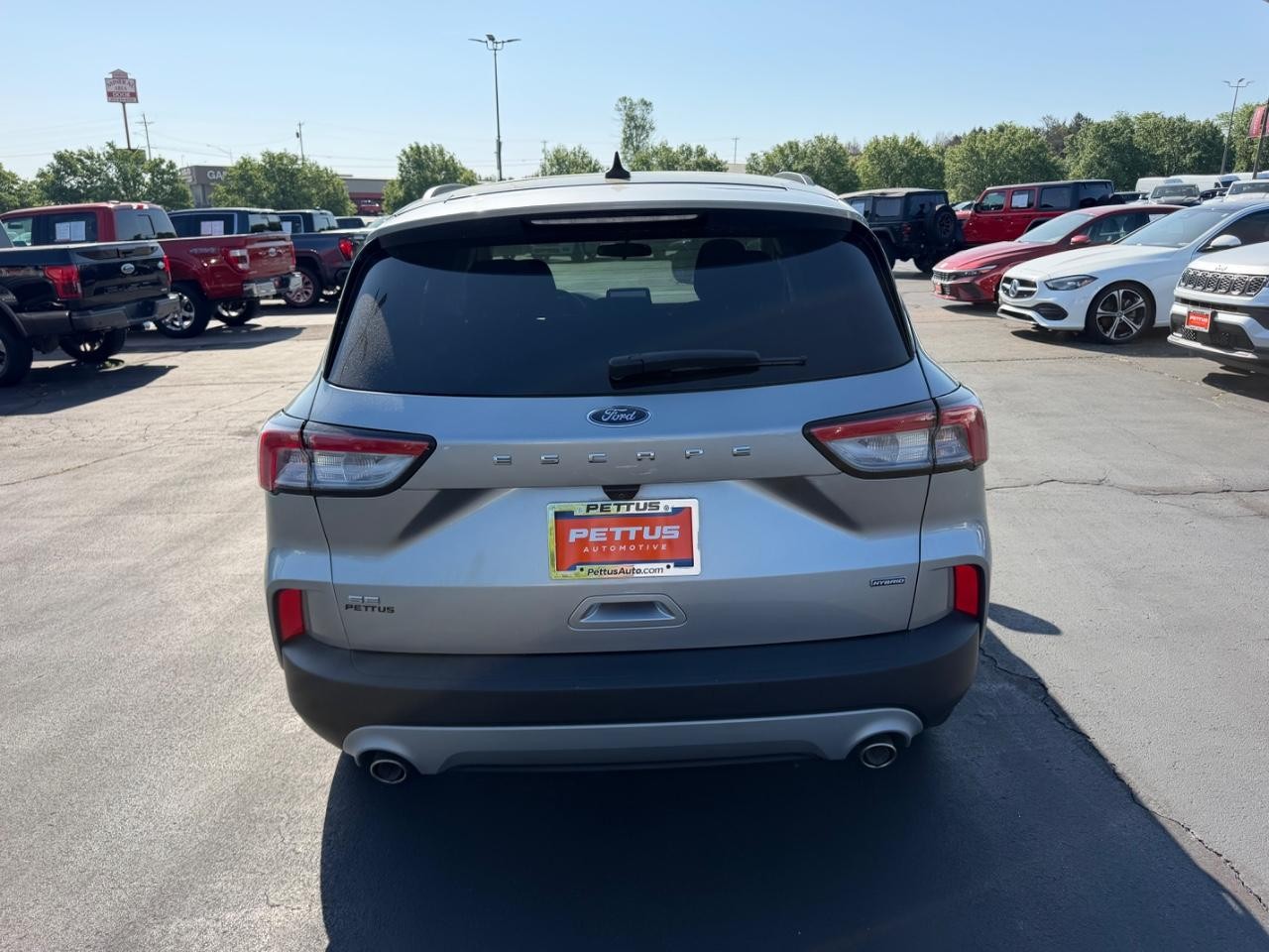 Ford Escape Hybrid Vehicle Full-screen Gallery Image 04