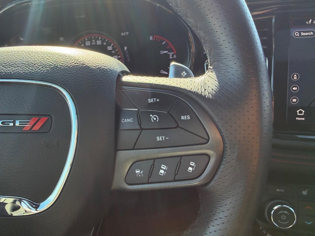 Dodge Durango Vehicle Full-screen Gallery Image 17