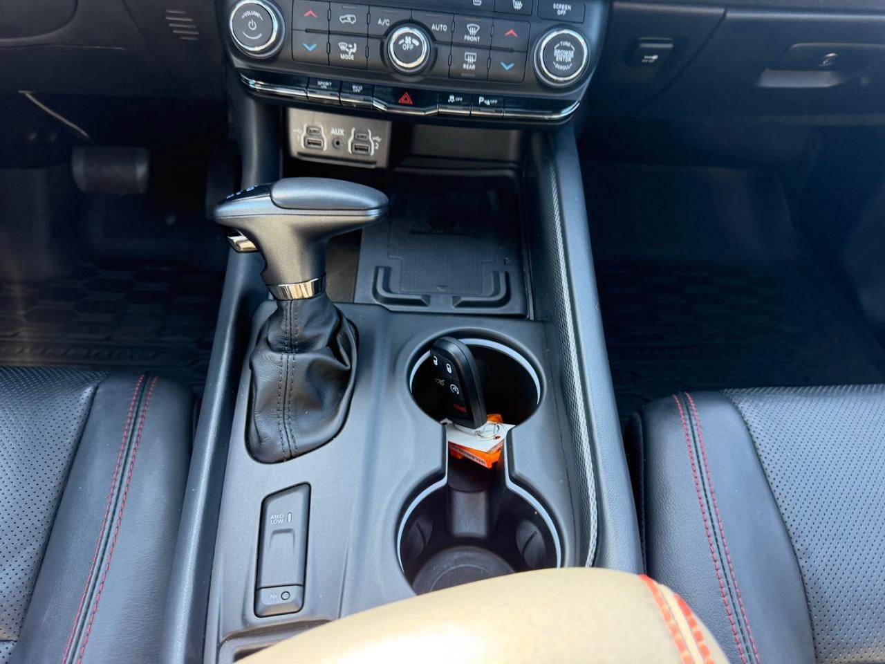 Dodge Durango Vehicle Full-screen Gallery Image 20
