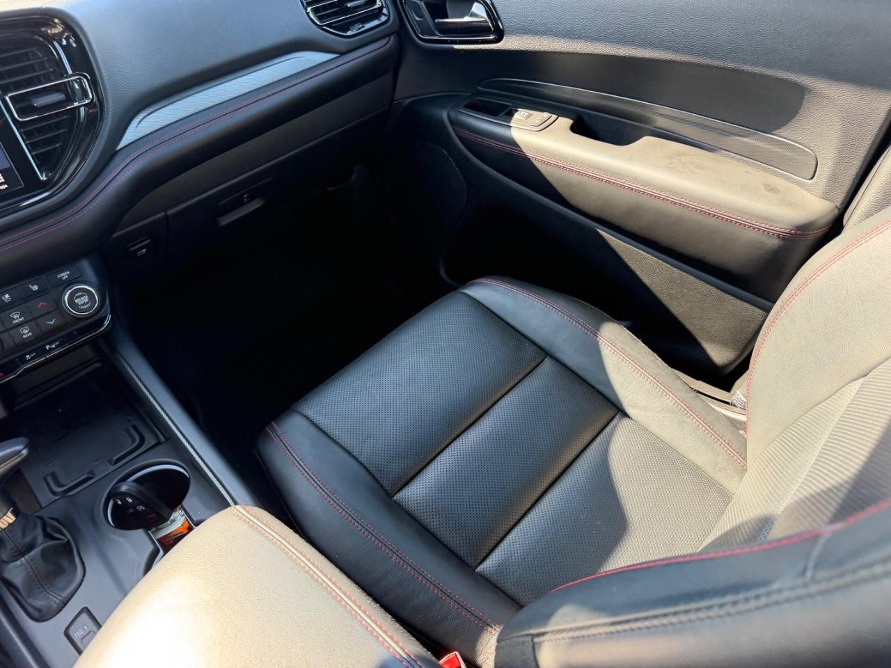 Dodge Durango Vehicle Full-screen Gallery Image 21