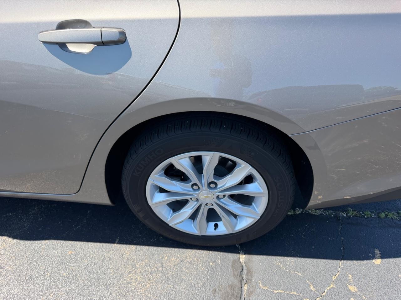 Chevrolet Malibu Vehicle Full-screen Gallery Image 06