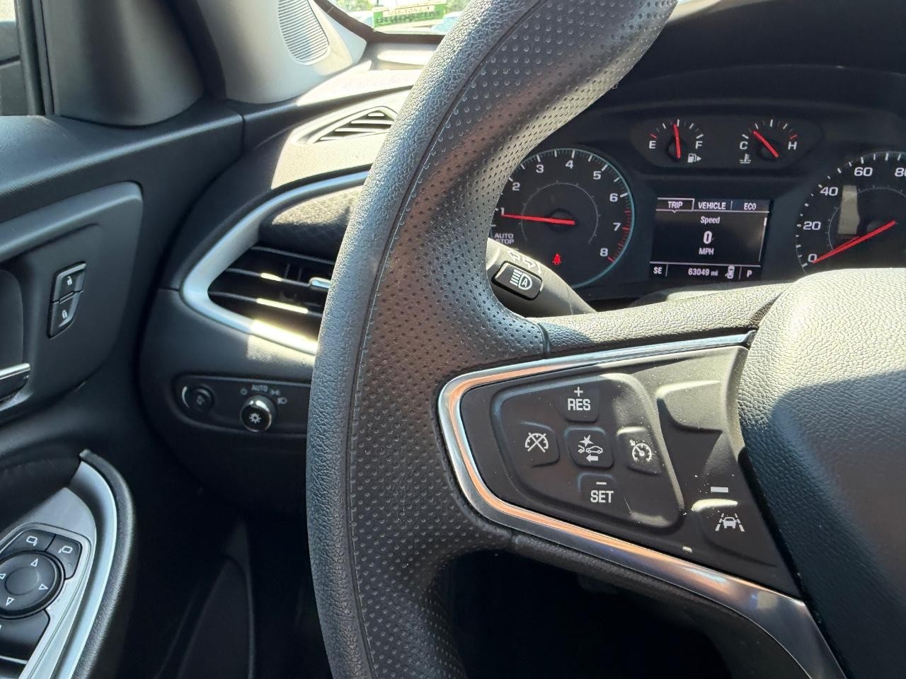 Chevrolet Malibu Vehicle Full-screen Gallery Image 13